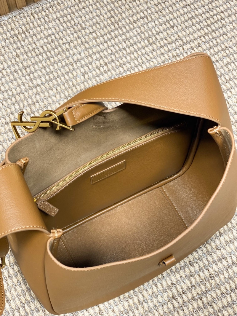 Y51 hobo bags